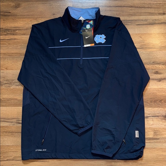2011 Nike team university North Carolina Storm-Fit quarter zip jacket